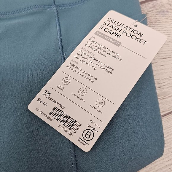 NWT Athleta Salutation Stash Pocket ii Capri Women's Size 1X - Picture 2 of 3